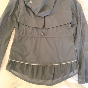 Lulu Lemon Windbraker Size 6